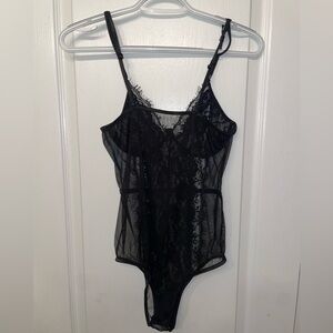 BLACK LACE BODYSUIT